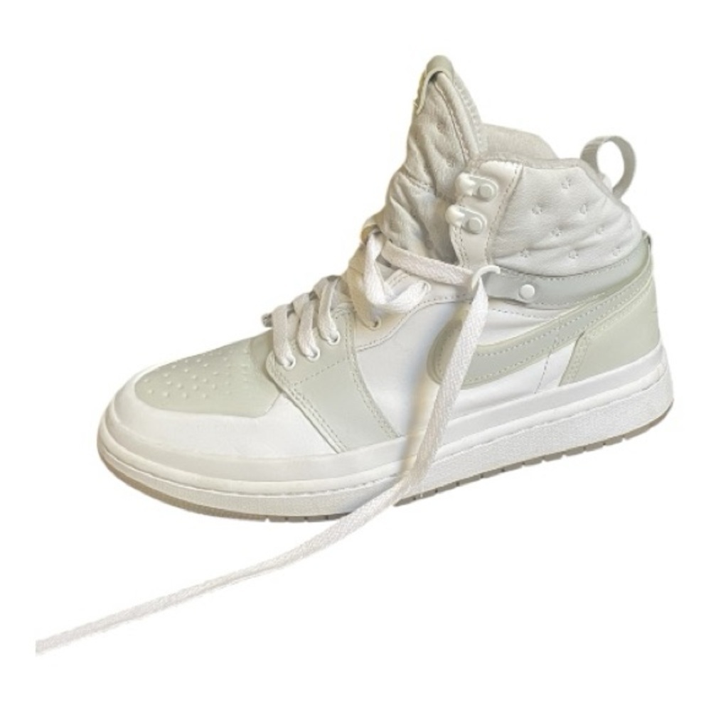 Women's Air Jordan 1 Acclimate in ‘White Grey Fog’​​